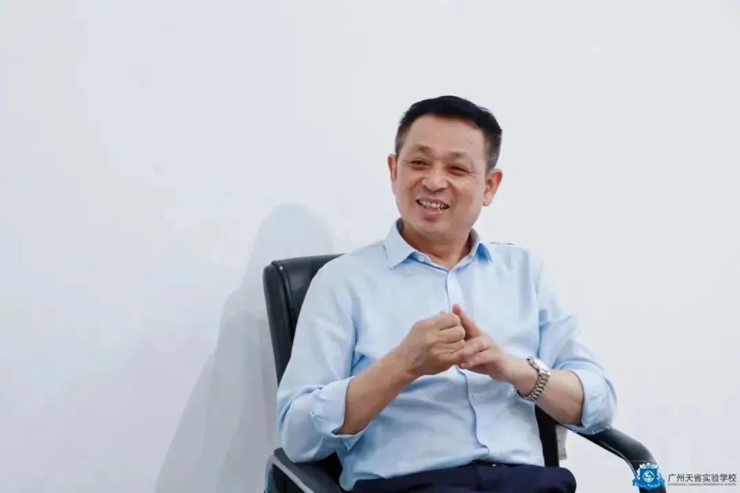 学校学费_黉学学费_八维学校学费一年多少