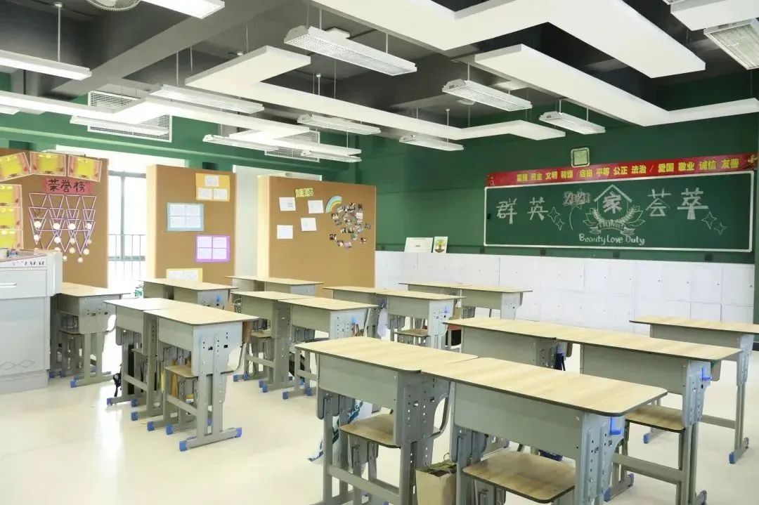 学校学费_八维学校学费一年多少_黉学学费