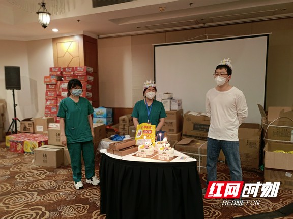 四月是我的生日_生日是提前好还是推迟好_生日是妈妈的受难日