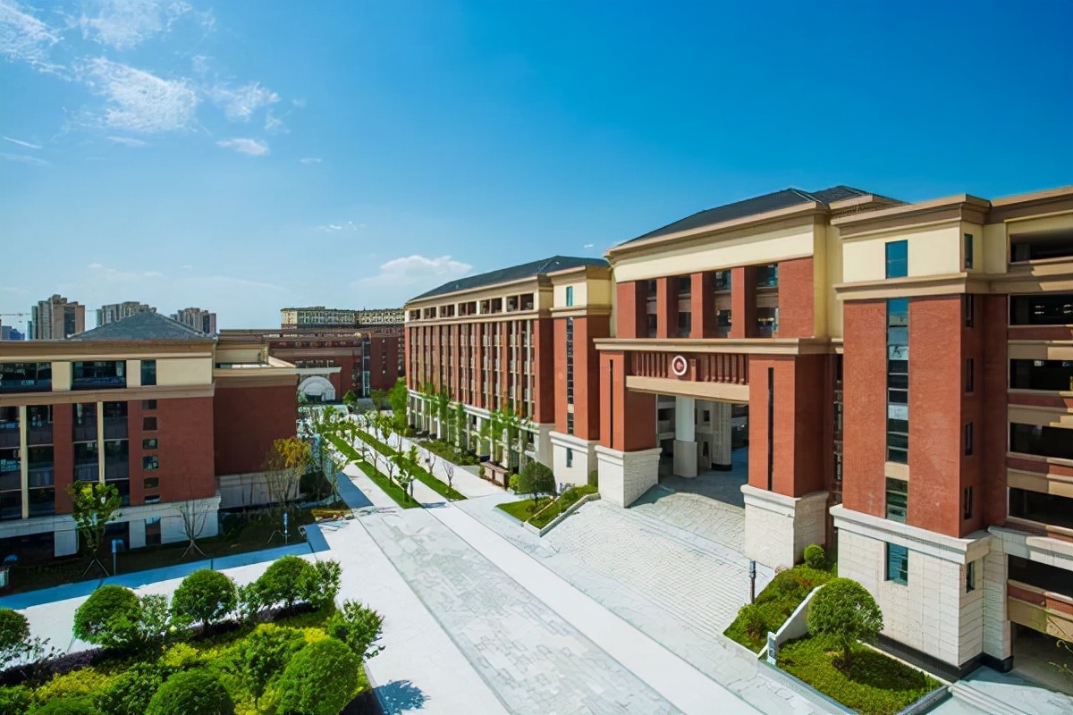 鲁能巴蜀中学是重点吗_鲁能巴蜀中学喜报2020_鲁能巴蜀中学是重点高中吗