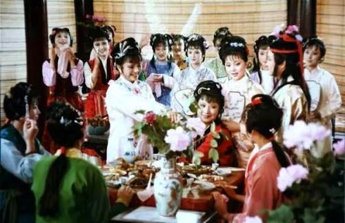 四月是我的生日_生日是按农历还是阳历_生日是提前好还是推迟好
