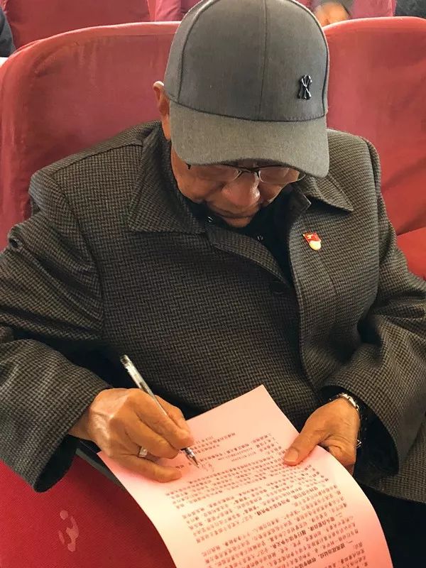 生日是按农历还是阳历_生日是妈妈的受难日_四月是我的生日