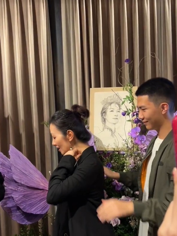项链钻石给我买啊_钻石项链送女朋友_送钻石项链