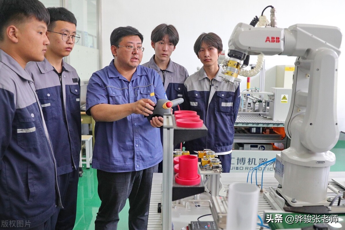 武昌职业学院学费多少_武昌职业学院各专业学费_武昌职业大学学费一年多少钱