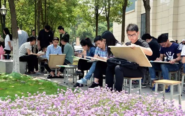 四川长虹职业技术学校校长_四川长虹职业技术学院_四川长虹职业技术学校