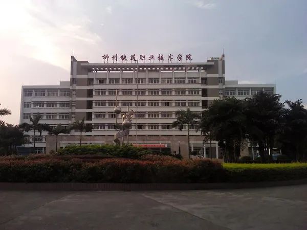 安徽大专高考分数线排名_安徽大专院校排名以及录取分数线_大专院校录取分数安徽排名线表