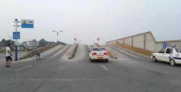 吼吧滋溜滋溜_溜_溜的组词