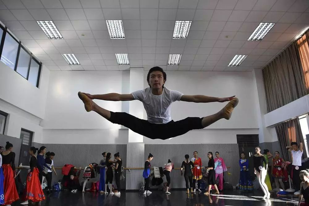 上海电影艺术学院怎样_上海电影艺术职业学院学费_上海电影艺术职业学院学费多少钱