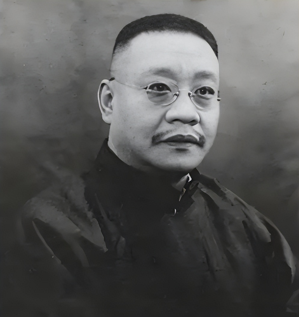 掘墓人是什么意思_掘墓人比喻什么_掘墓人