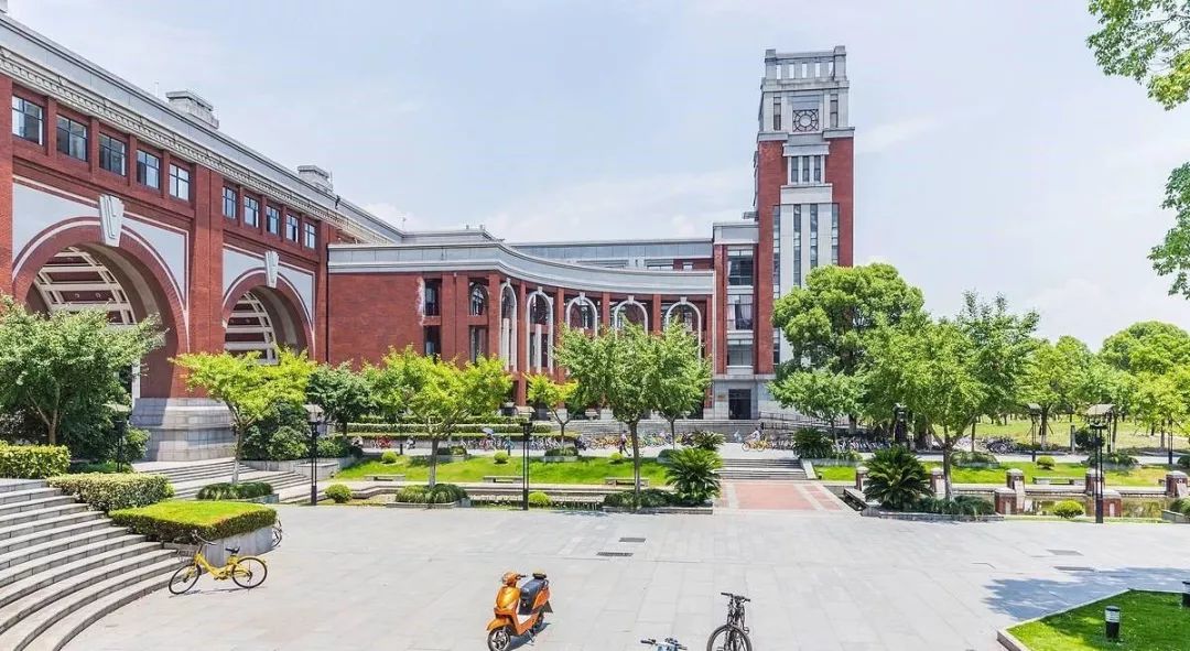 上海学校本科毕业能落户吗_上海学校本科_上海一本学校