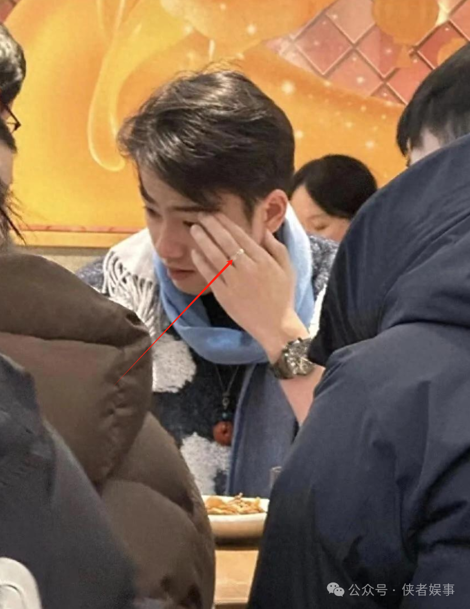 戒指中指戴哪边_戒指中指戴到哪个位置合适_戒指戴中指