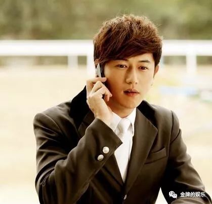 戒指中指戴几号_戒指中指戴哪边_戒指戴中指