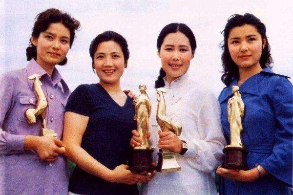 李小璐二胎生了没有_李小璐承认二胎双胞胎2019_李小璐二胎