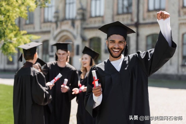 计算机专业学费多少钱一年_八维计算机学校学费_计算机教育学校