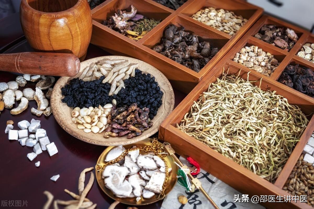 淤的拼音_淤_淤泥里的花