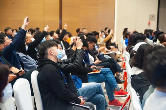 抖音最有钱的十个神秘人_抖音神秘富豪_抖音神秘人多少钱一个月