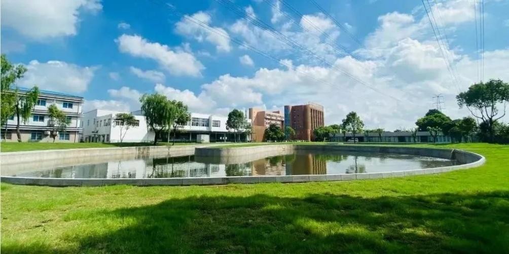 杭州英特外国语学校如何_英特外国语杭州外国语学校学费_杭州英特外国语学校学费一年多少