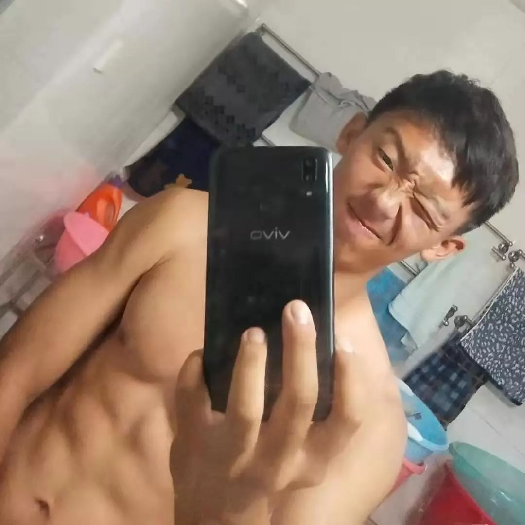 一博张弛_一博张驰写的歌_张一博